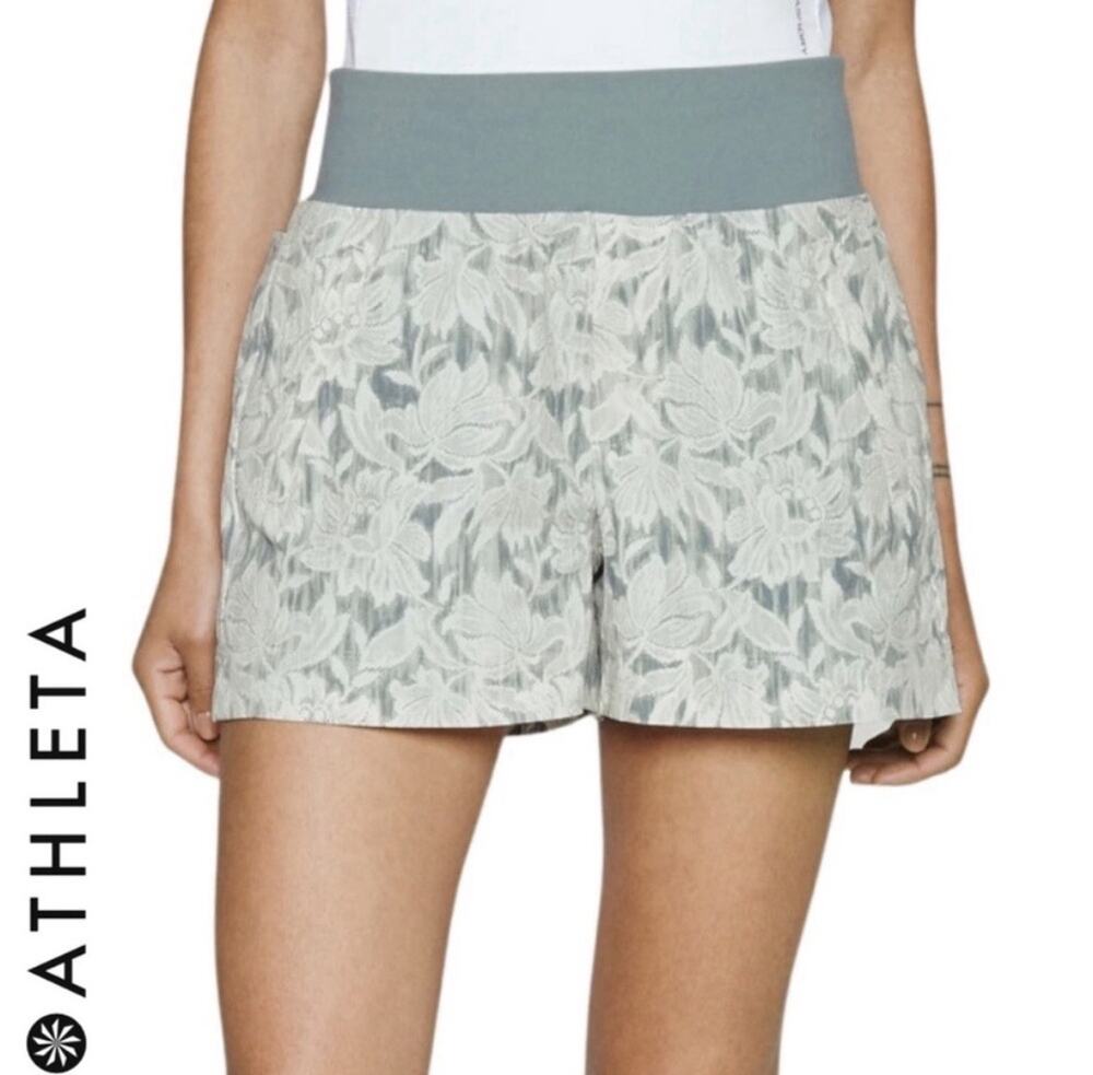 Athleta Printed Trekkie North Shorts White Ethereal Bloom Sz 0 Retail $69